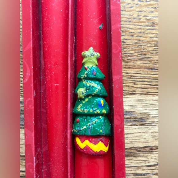 Pair of Vintage Red candles with Christmas Tree - Picture 6 of 7